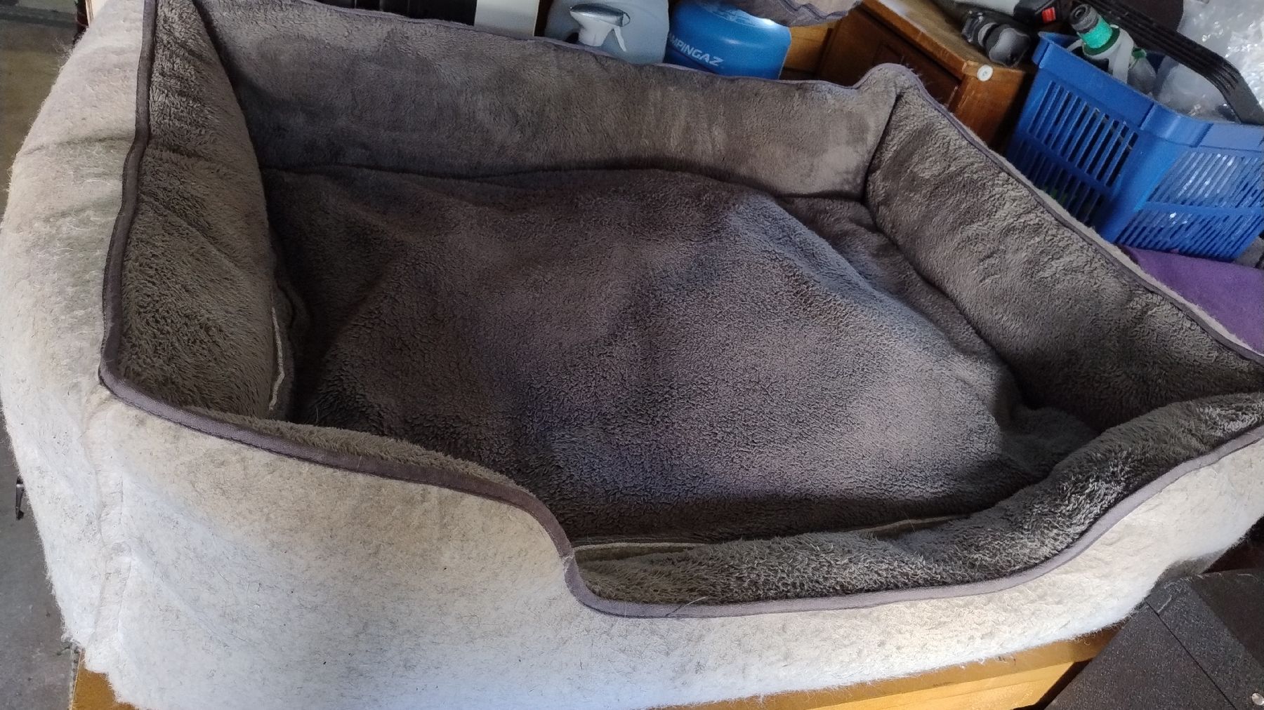 Cucce & Letti: Lit pour chien doux taille L bon état – Usato da develier venduto da Gcz4