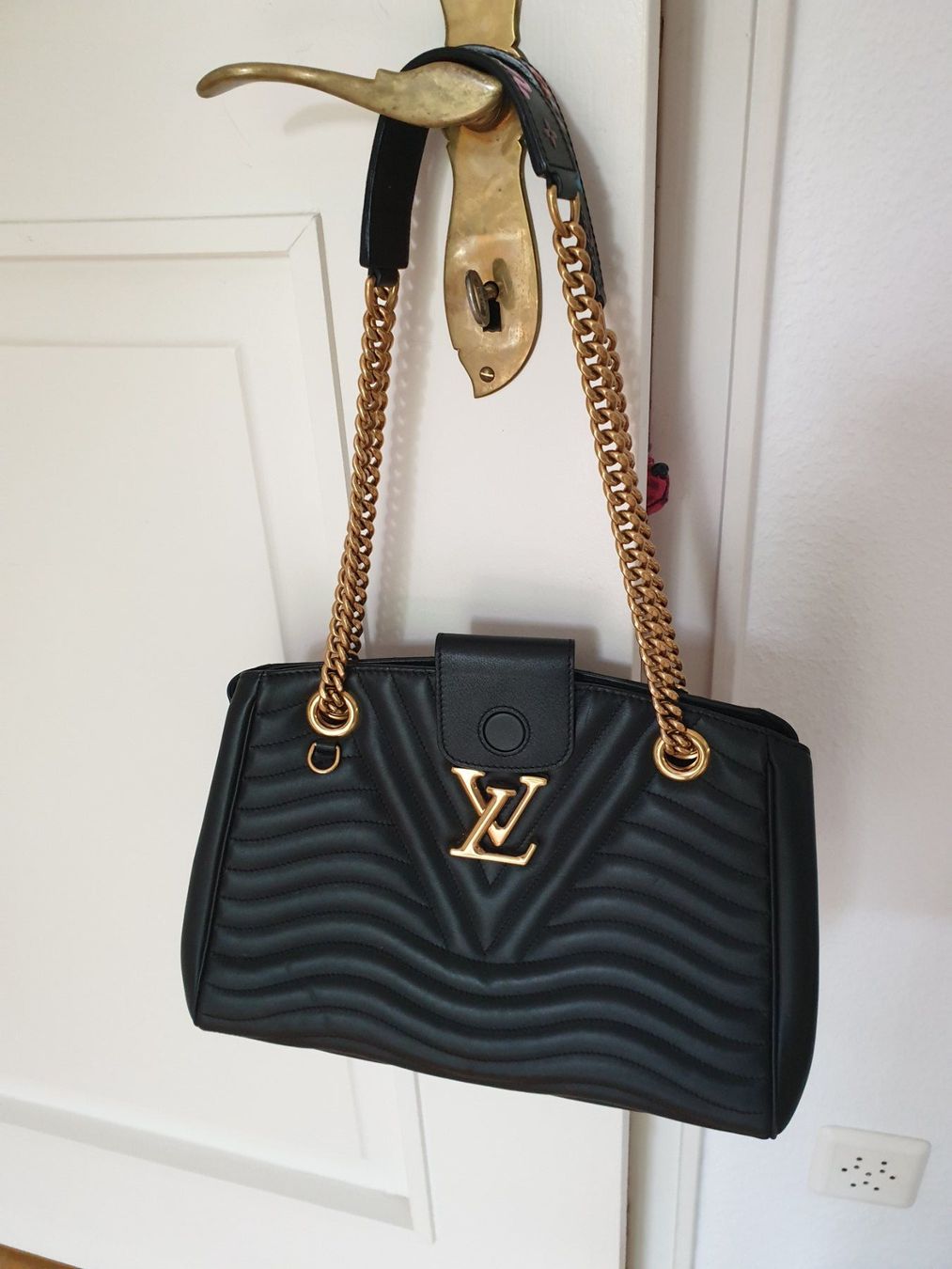 Louis Vuitton Borse da donna: Louis Vuitton New Wave Chain Tote Bag – Usato da Bottmingen venduto da sandy_2 1