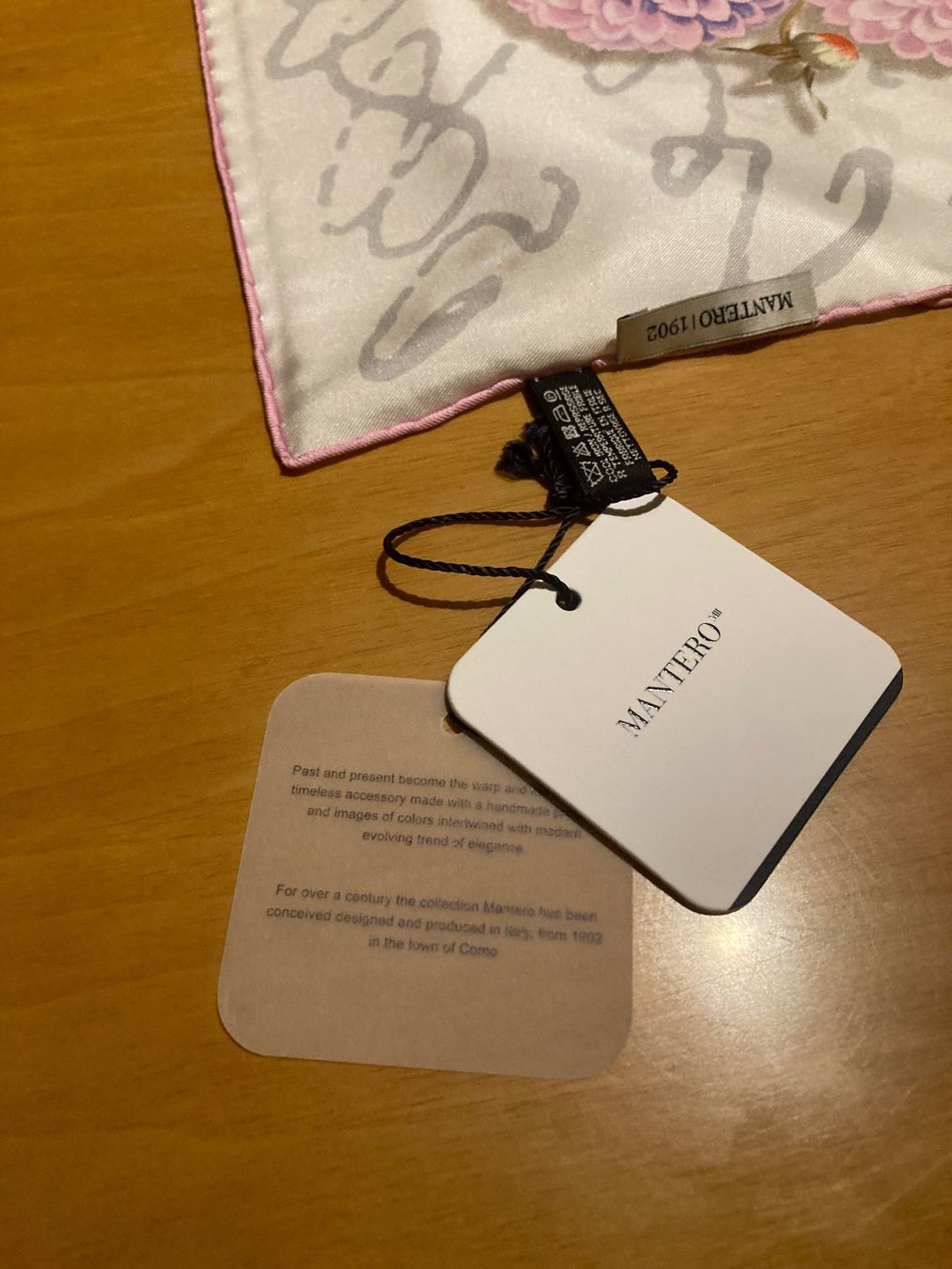 Foulard & Sciarpe: Foulard Mantero in seta – Nuovo e nell'imballaggio originale da Bern venduto da Sumo_Recordings 2