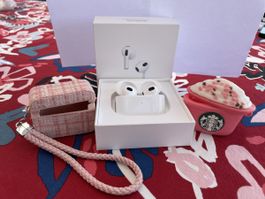Apple AirPods 3e génération avec étui de chargement Lightnin