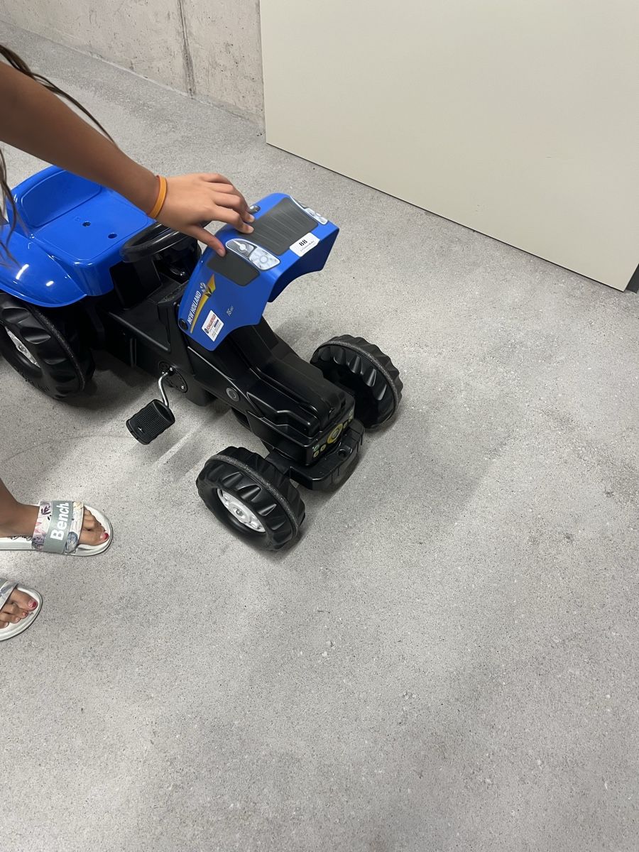 Veicoli per bambini: Traktor mit Anhänger  – Nuovo (secondo la descrizione) da Buochs venduto da Cholena1 2