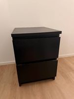 2 schwarze Nachttische mit 2 Schubladen  guter Zustand