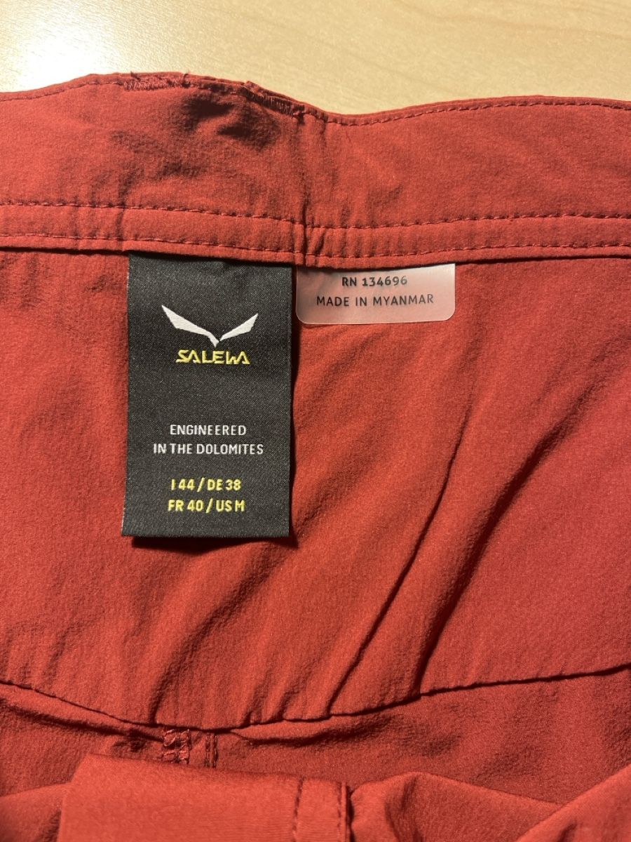 Pantaloni: Salewa Wanderhose Shorts Gr. 38 rot – Nuovo (secondo la descrizione) da St. Gallen venduto da rujo87 1