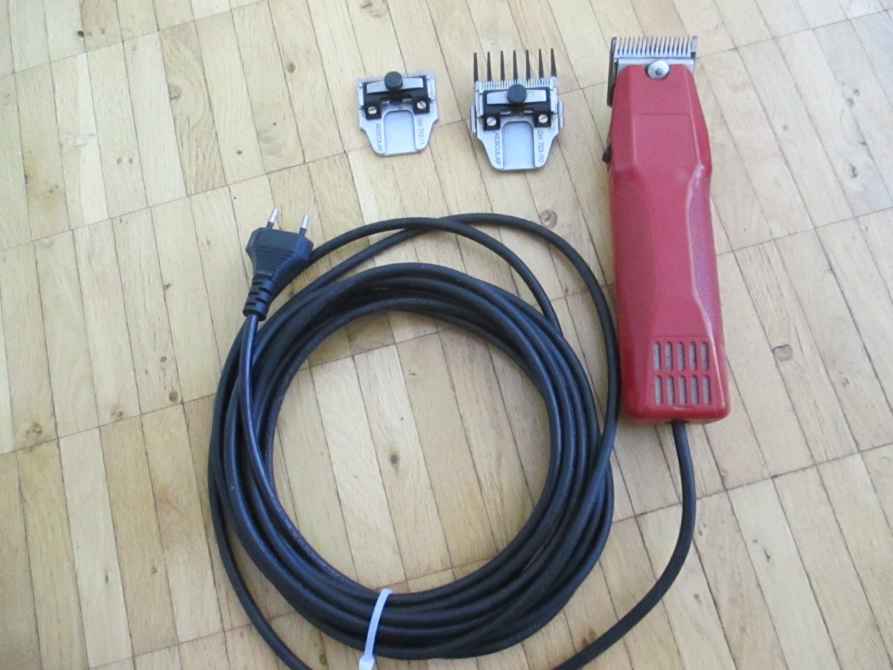 Pflegeprodukte & Putzartikel: Aesculap Schermaschine GT104/GH204 – Gebraucht aus zürich von Haluk1 1