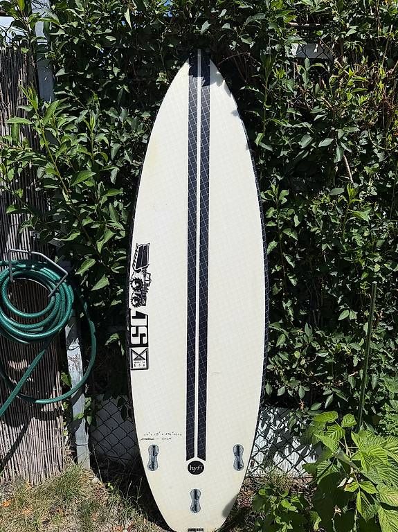 Planches de surf: Planche de surf  JS 5.11 – D'occasion à Uvrier par Jbcabri 1