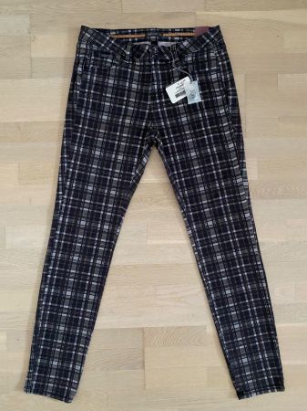 Warme Damen Hose von NILE, Gr. M. Regular. NEU.
