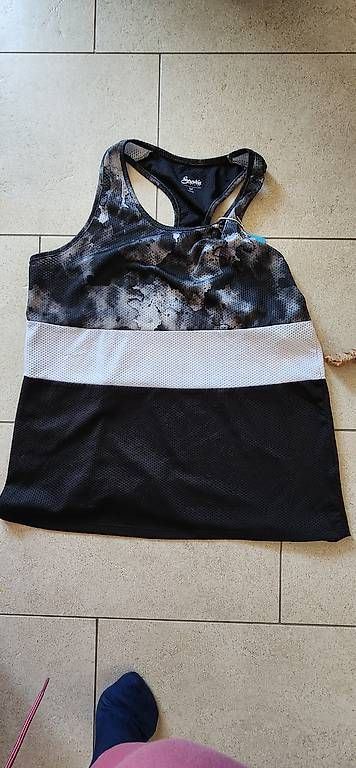 T-shirt: Sportshirt – Usato da Obfelden venduto da iNe29