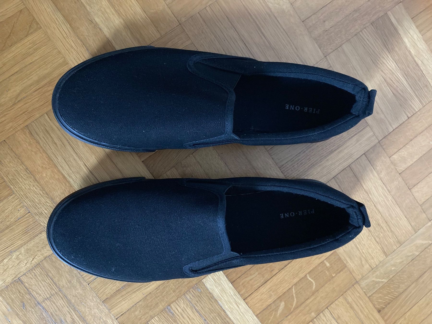 Scarpe da uomo: Slipper NEU Gr. 44 von Pier One – Nuovo e nell'imballaggio originale da St. Antoni venduto da Alikis