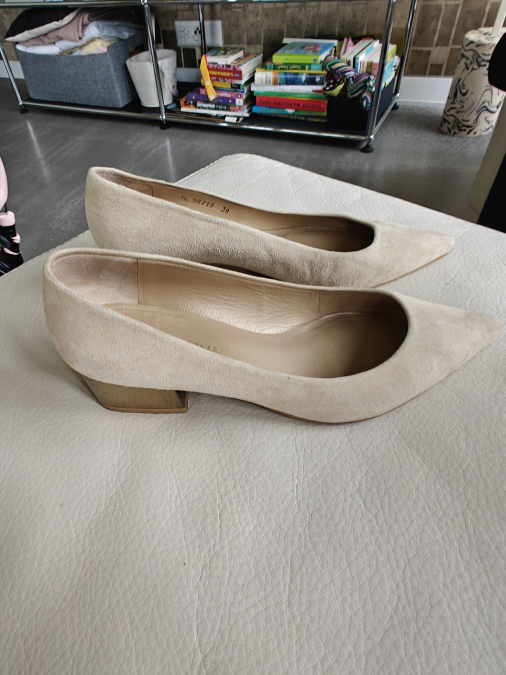 Damenschuhe: Stuart Weitzmann 39 – Gebraucht aus Ermatingen von ans_m6lj 1