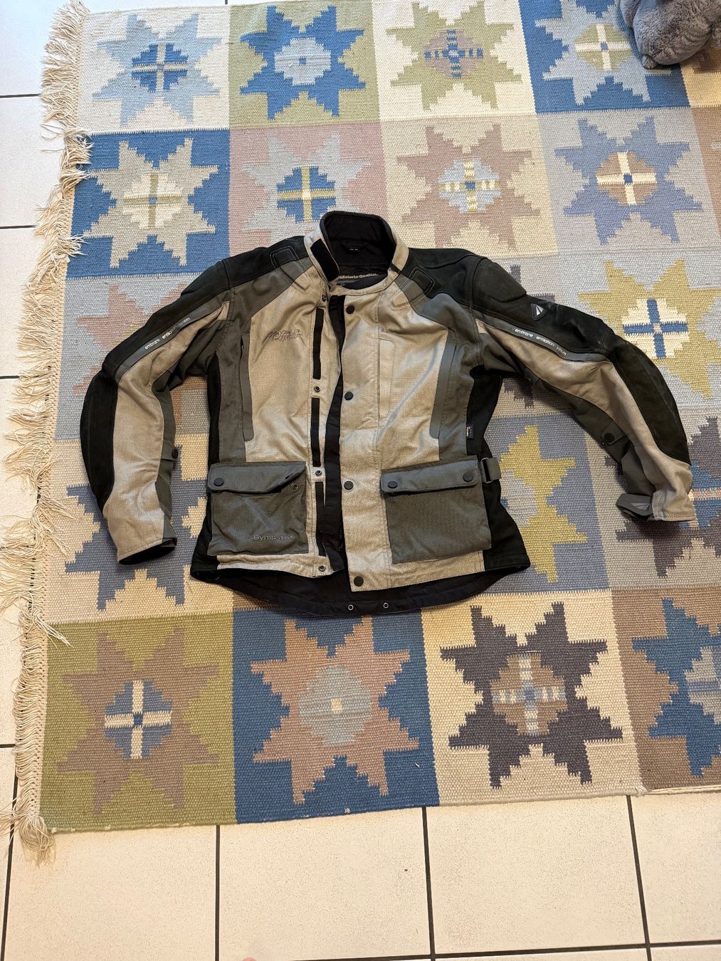 Kleiderpakete: Gore-Tex Motorradkombi  52-54 – Gebraucht aus Bassersdorf von tarro2002 1