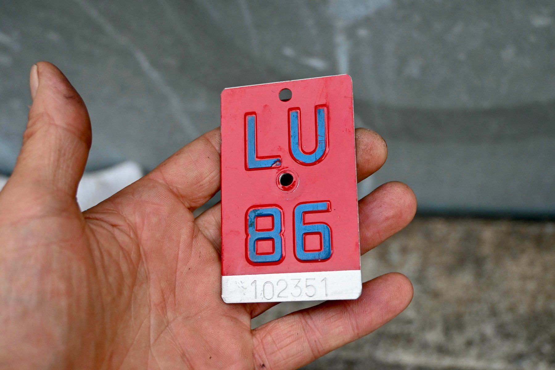 Insegne: Velonummer LU 86 von 1986 Luzern – Usato da Pfaffhausen venduto da mono_rec 3