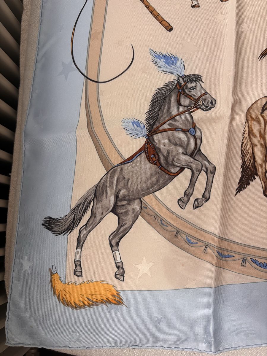 Hermès Foulard & Sciarpe: Hermès Seidentuch "Cavalerie circus" hellblau – Usato da Zollikon venduto da lar_572k 4
