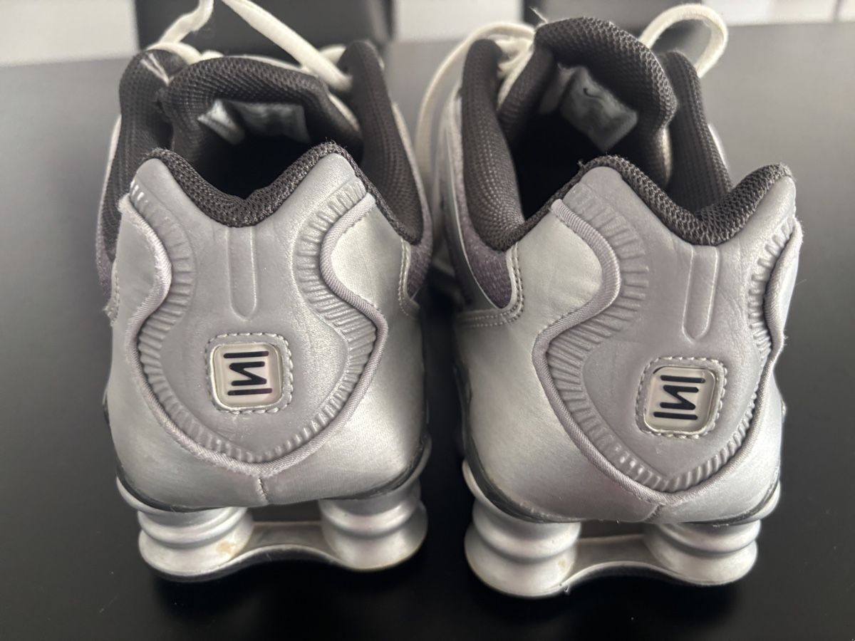 Nike Herrenschuhe: Nike Shox Schuhe Grösse 41 Silber – Gebraucht aus Niederuzwil von Amicio 3