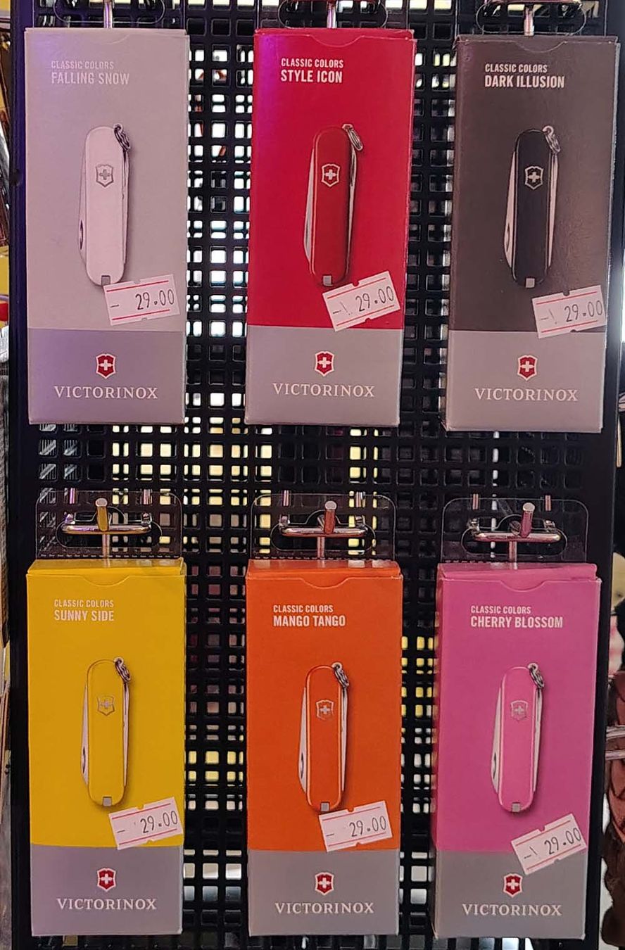 Victorinox Coltelli tascabile: Taschenmesser Victorinox Classic SD - Rot – Nuovo e nell'imballaggio originale da Egerkingen venduto da BISTEC 1