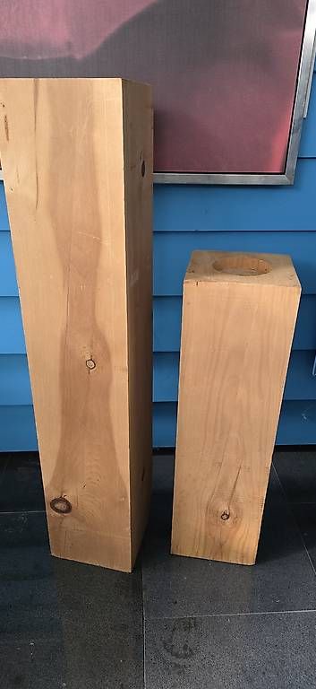 Articoli in legno: Holzsäulen – Usato da Embrach venduto da Alana80