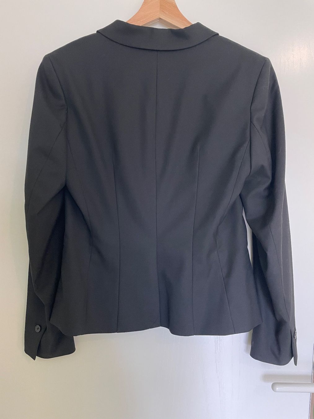 H&M Giacche: Blazer schwarz H&M Grösse 38 – Usato da ZUFIKON venduto da SULMI01 2