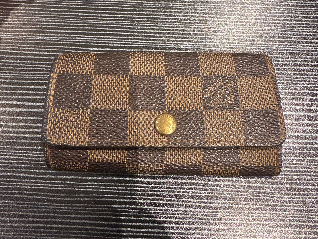 Louis Vuitton Portachiavi: Louis Vuitton Schlüsseletui - Nr. 1049 – Usato da Hittnau venduto da LuxAndMore