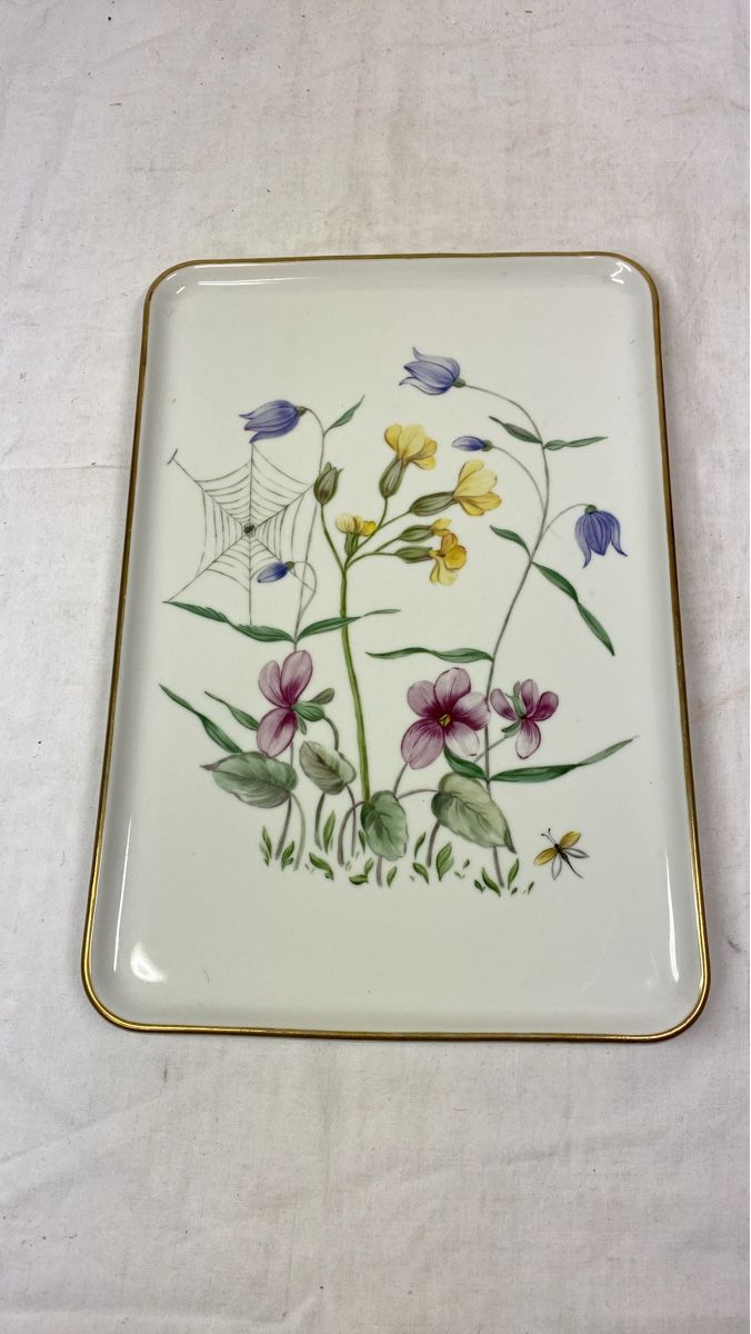 Servierplatten: Platte mit Blumenmotiv und Goldrand – Gebraucht aus sursee von trilli-tralli 1