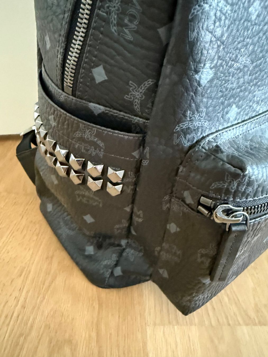 Mcm Zaini: MCM Stark Rucksack mittel - neuwertig – Nuovo (secondo la descrizione) da Kilchberg ZH venduto da Dorian7 4