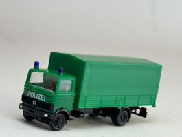 VE1- Herpa Mercedes Polizei Pritschen LKW