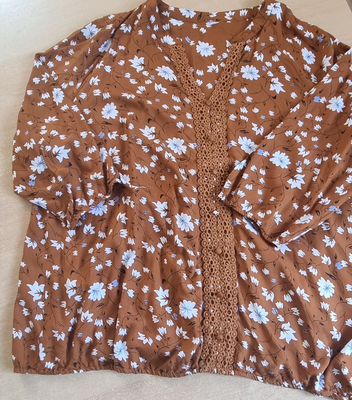 Camicette: Schlupfbluse mit Stickbordüre – Usato da Breitenbach venduto da 49fleur 4