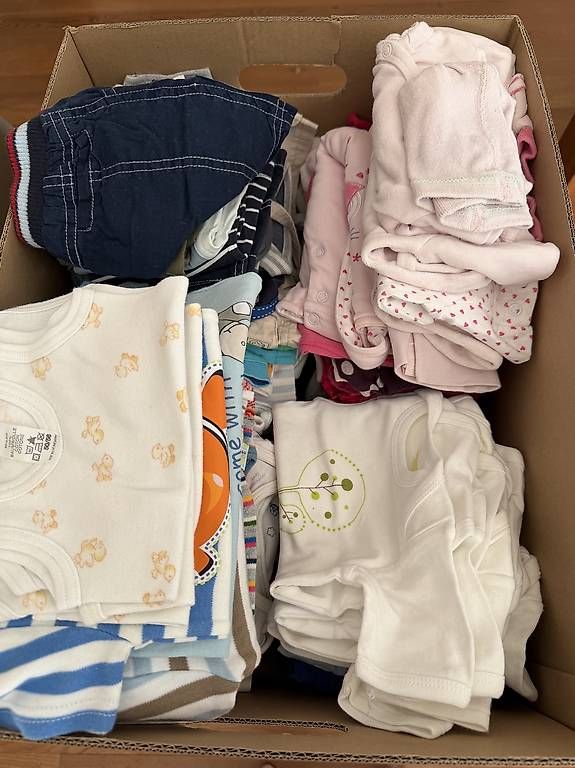 Lotti & Set di vestiti: Diverse Kinderkleider – Usato da Sils im Domleschg venduto da grle