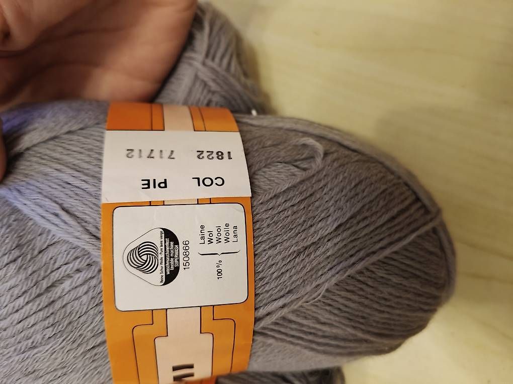 Wolle: Wolle grau und weiss – Gebraucht aus Schiers von ver_ddm2 1