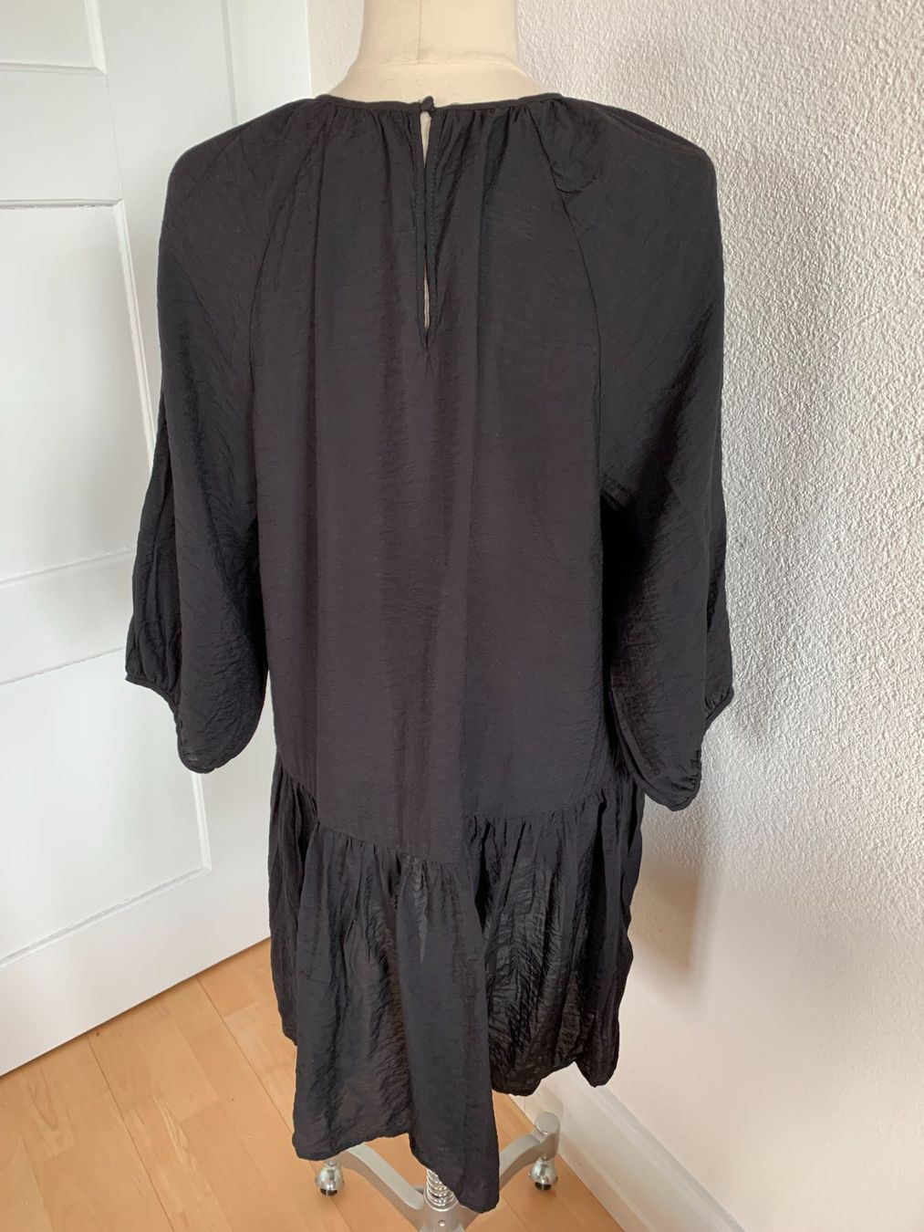 H&M Vestiti: H&M Damen Kleid, in Gr. S, Schwarz – Usato da Worb venduto da farben20zauber 2