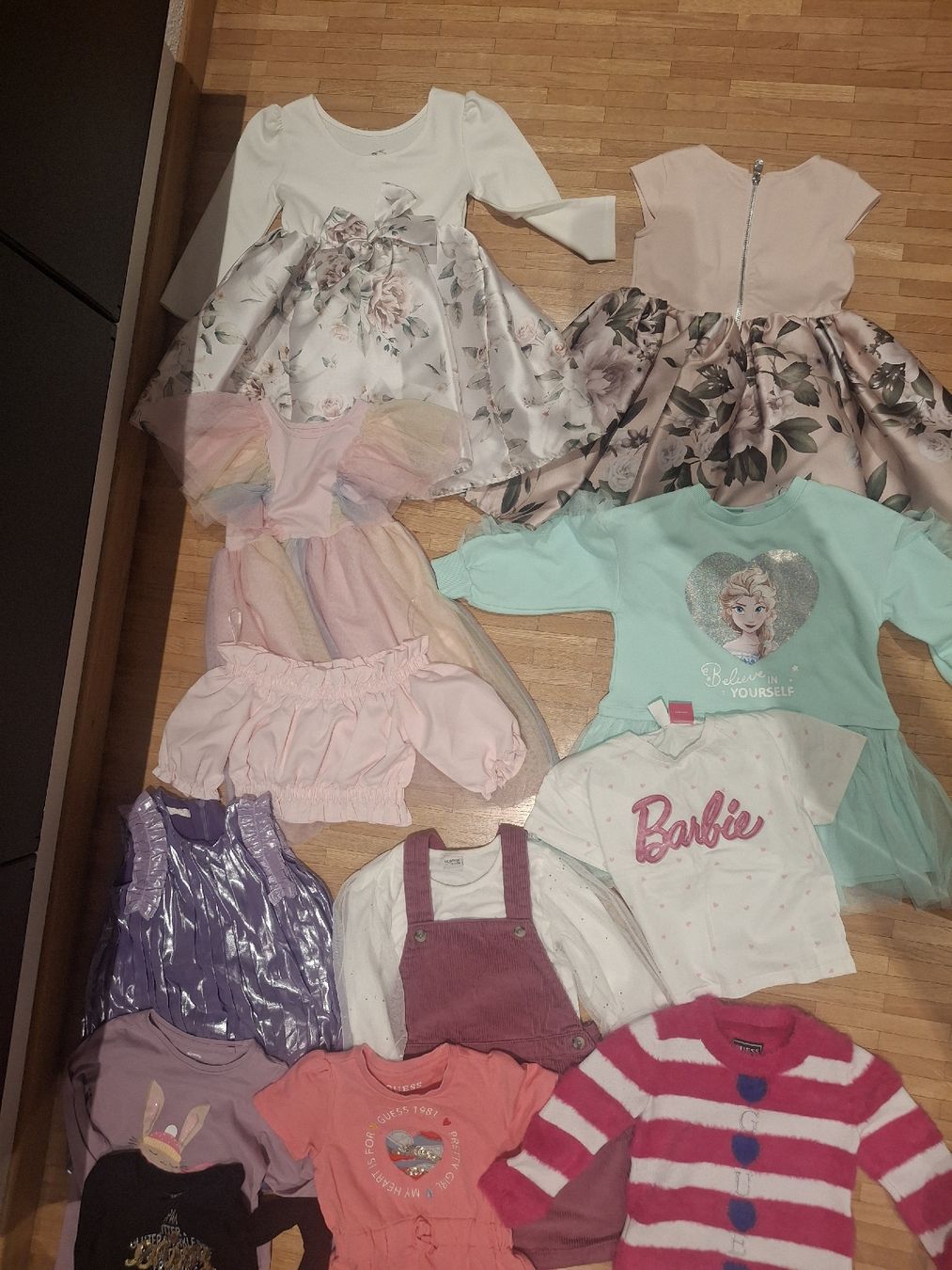 Lotti & Set di vestiti: Mädchen Kleiderpaket gr. 98/104 – Usato da Ebikon venduto da mar_sxj5 2