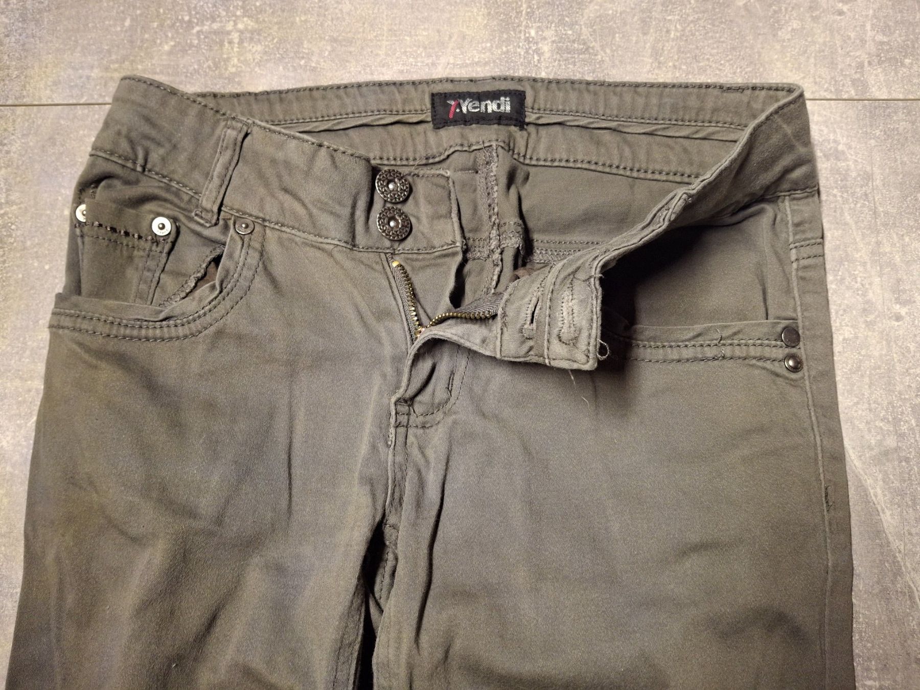 Pantaloni: Pantalon taille 34 marque Yendi 98% coton – Usato da Villiers venduto da san_jn5w 2