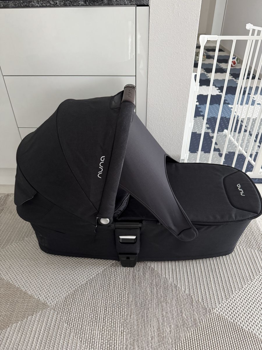 Nuna Culle: Nuna Mixx Next Baby Bassinet – Usato da Altendorf venduto da joc_yy6d