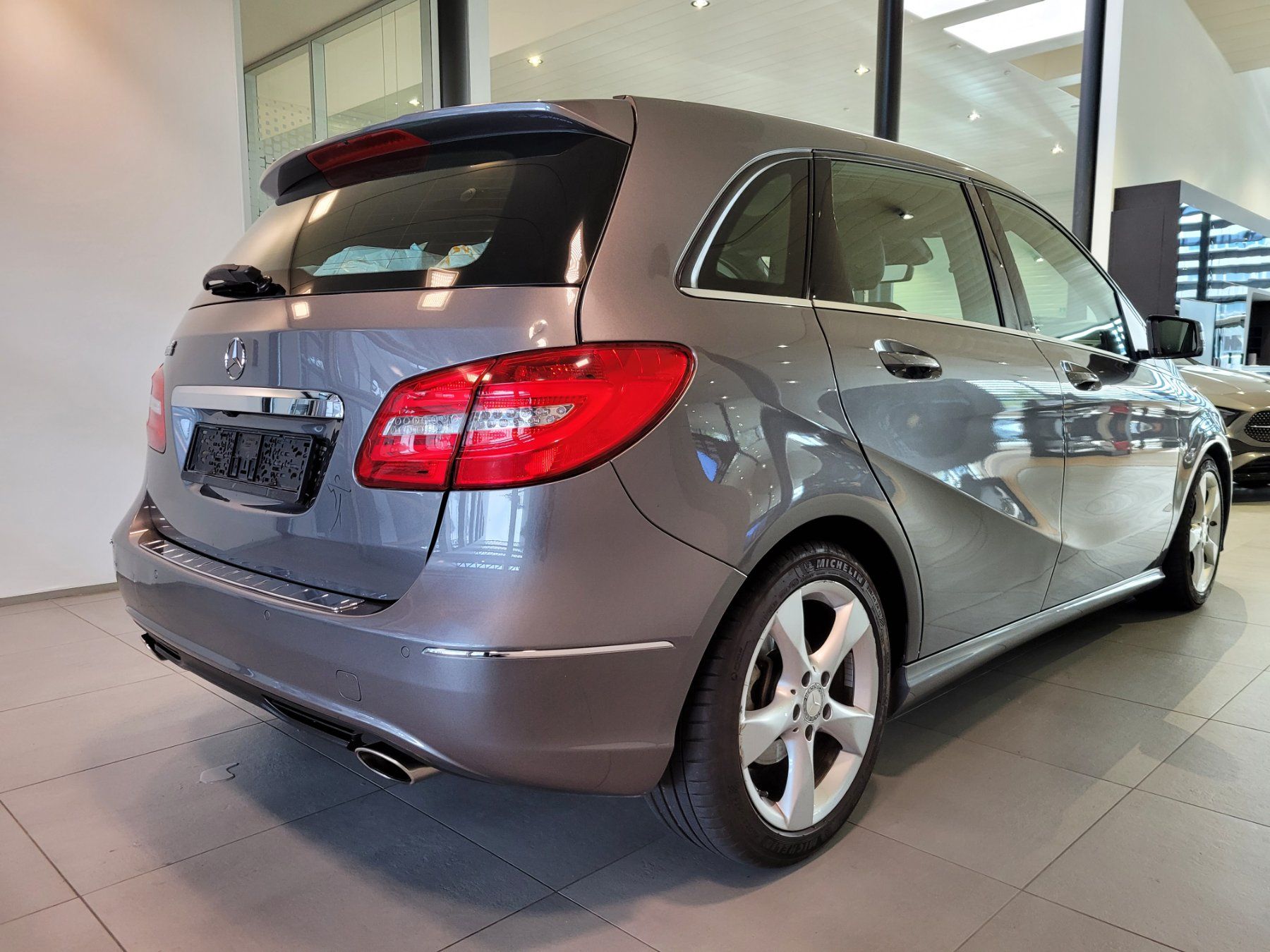 Mercedes-Benz Automobili: Mercedes-Benz B 200 – Usato da St. Gallen venduto da HirschAutomobileAG 1
