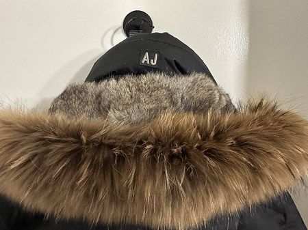 Georgio Armani, Daunenjacke 56