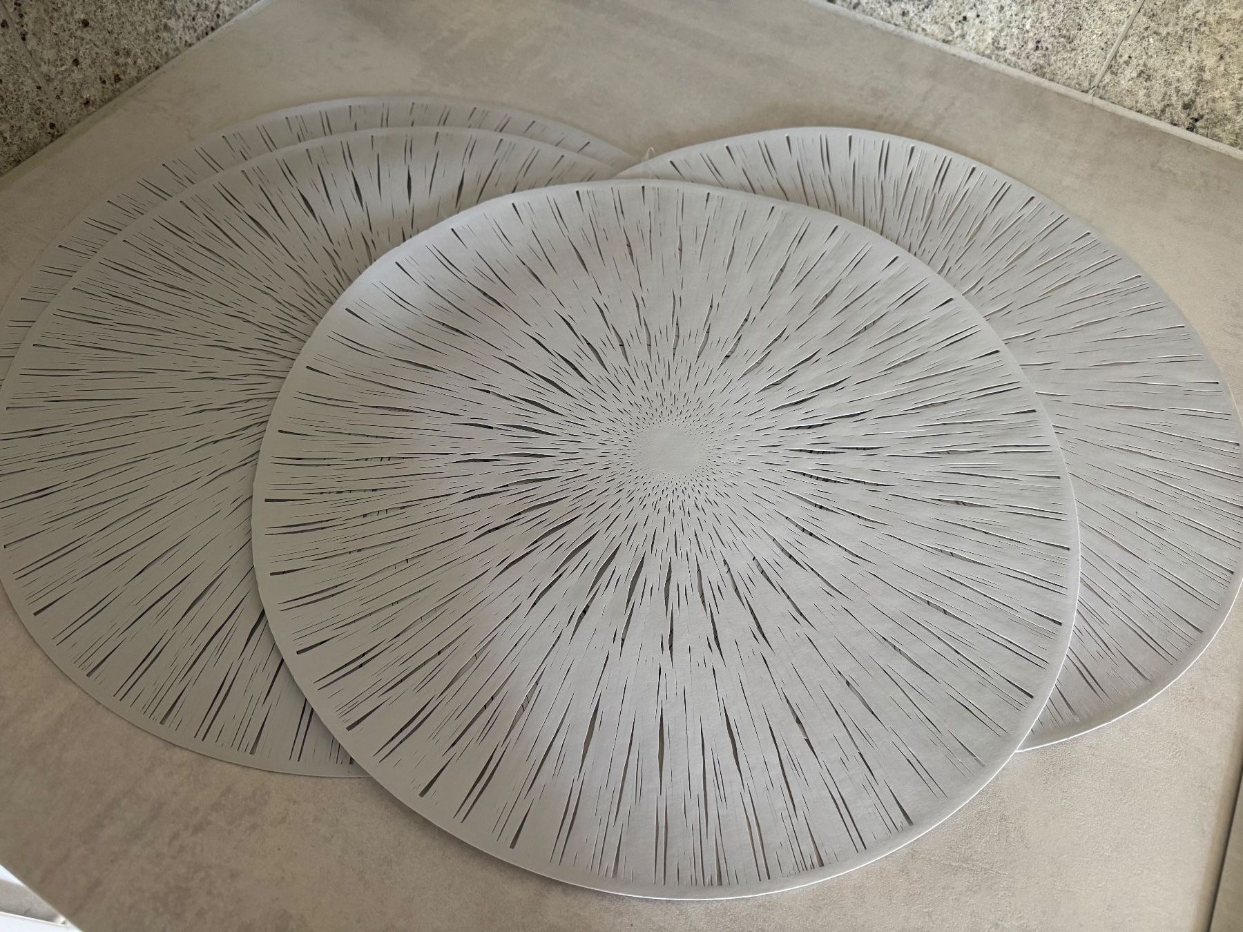 Tischset: 4 Stk. Tischsets rund 40 cm - silber - NEU! – Neu (gemäss Beschreibung) aus Geroldswil von Jeremy11 3