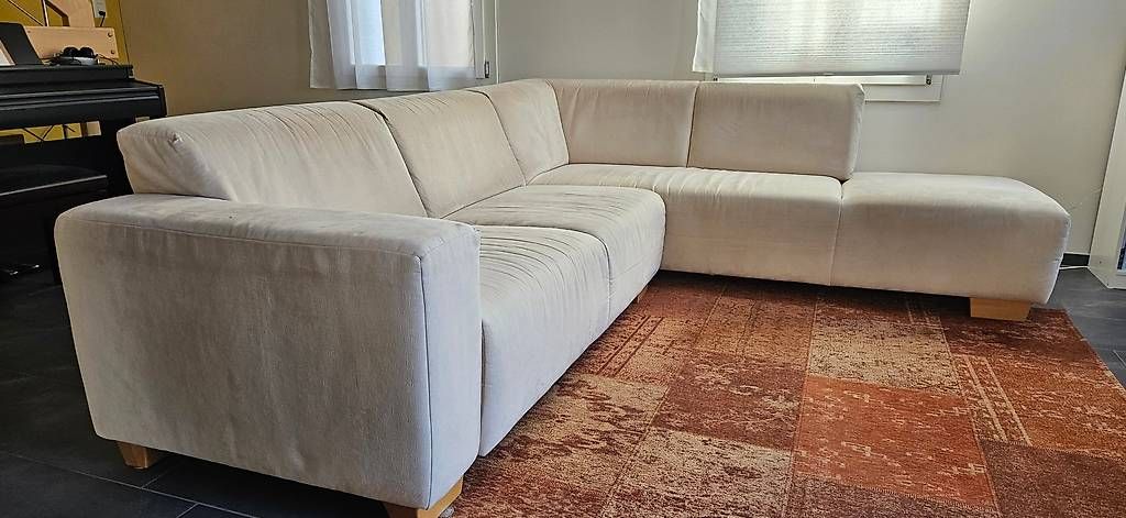 Divani: Sofa, Microfaser creme – Usato da Ibach venduto da Mapallo