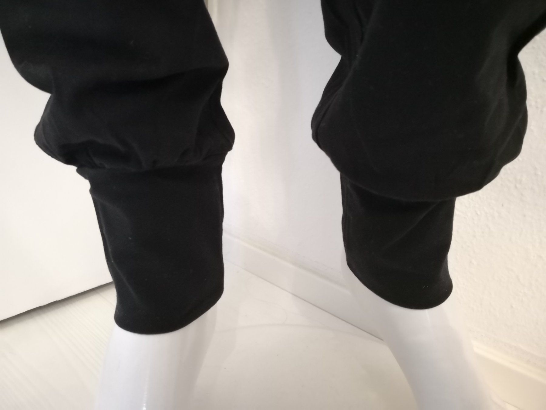 Fila Pantaloni: 🤩FILA JOGGING-HOSE SCHWARZ MIT ELAST – Nuovo (secondo la descrizione) da Olten venduto da Naja-Twins-Twins 9
