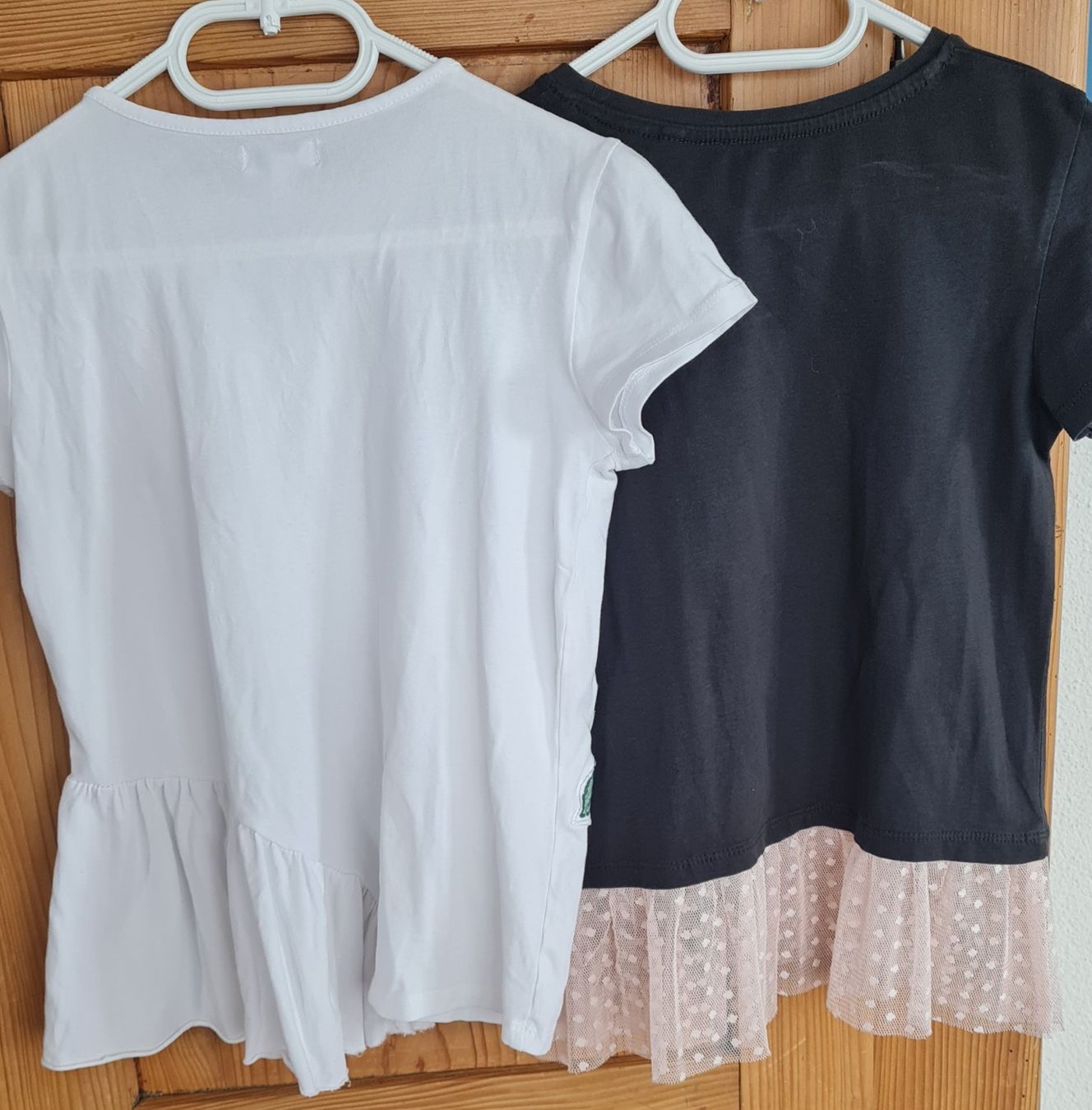 Blusen, T-Shirts & Tops: Shirts 2 Stk. Mädchen Gr. 128/134 – Gebraucht aus Beinwil Freiamt von tafa8 1