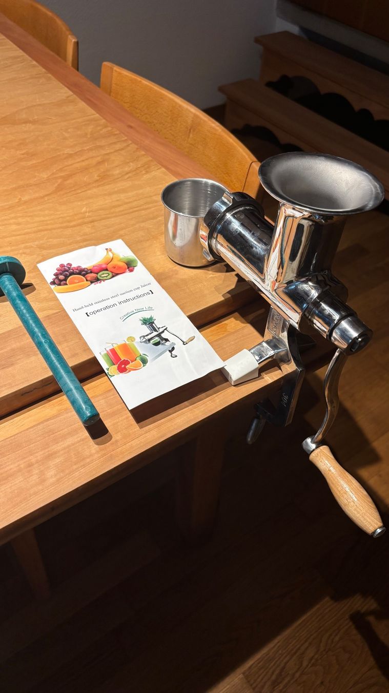 Elettrodomestici da cucina: Hand-/Edelstahl Entsafter – Usato da St. Pantaleon venduto da chantal.melle 1