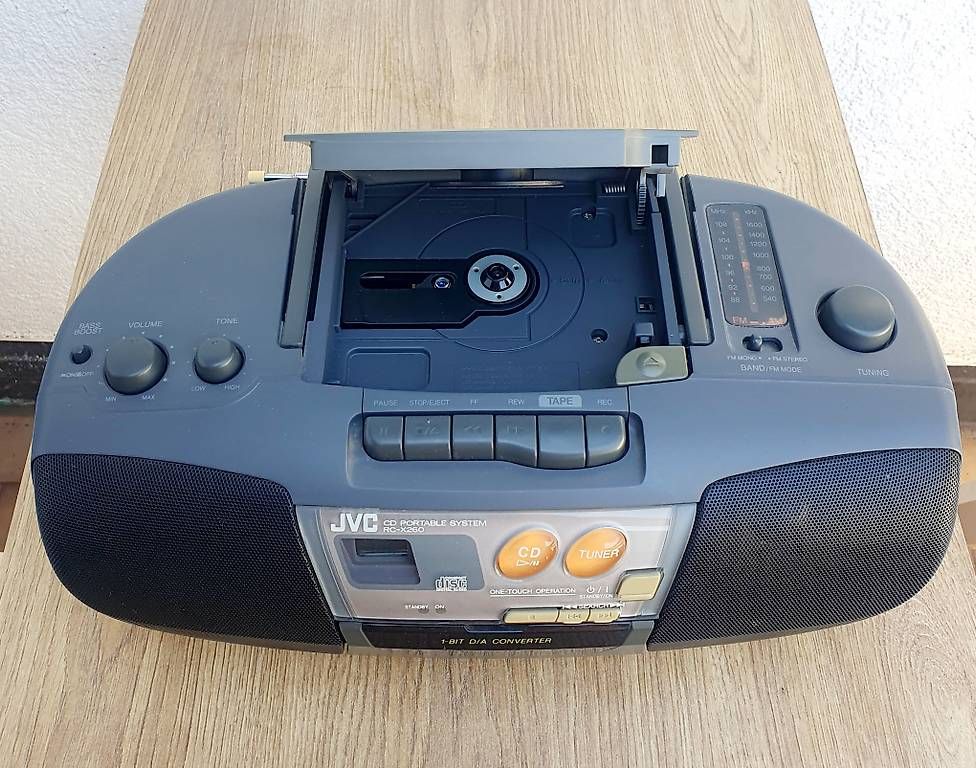 Radio: Radio JVC boombox CD Cassetta fm – Usato da Canobbio venduto da Pablo77 1