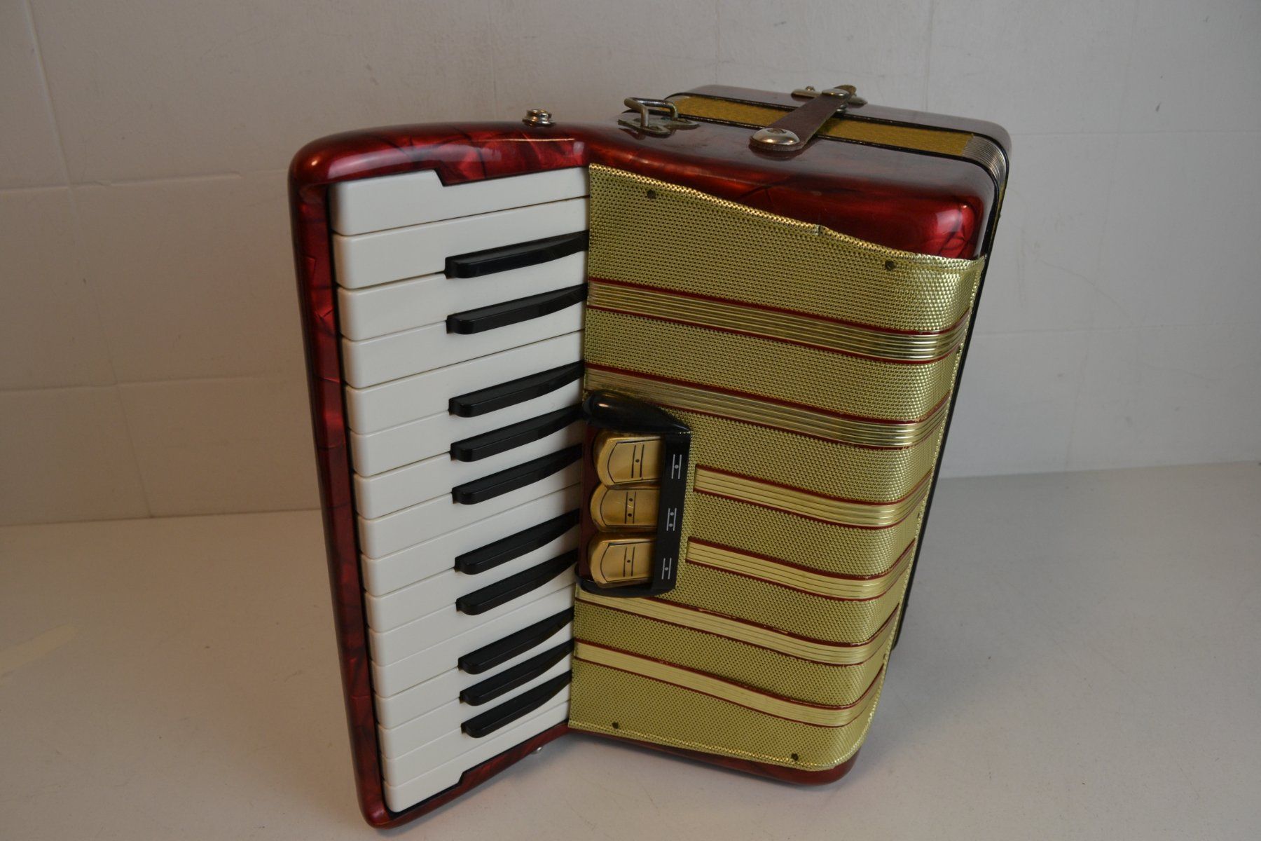 Hohner Strumenti musicali: Akkordeon Hohner Concerto I frisch gestimmt – Usato da Zürich venduto da baumusik 6