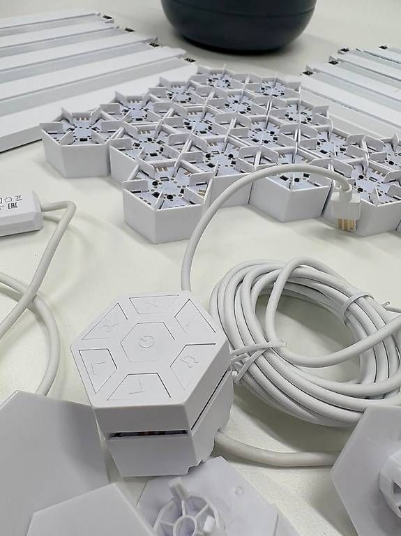 Lampen: Nanoleaf Lines – Gebraucht aus Lausanne von andor3a 2