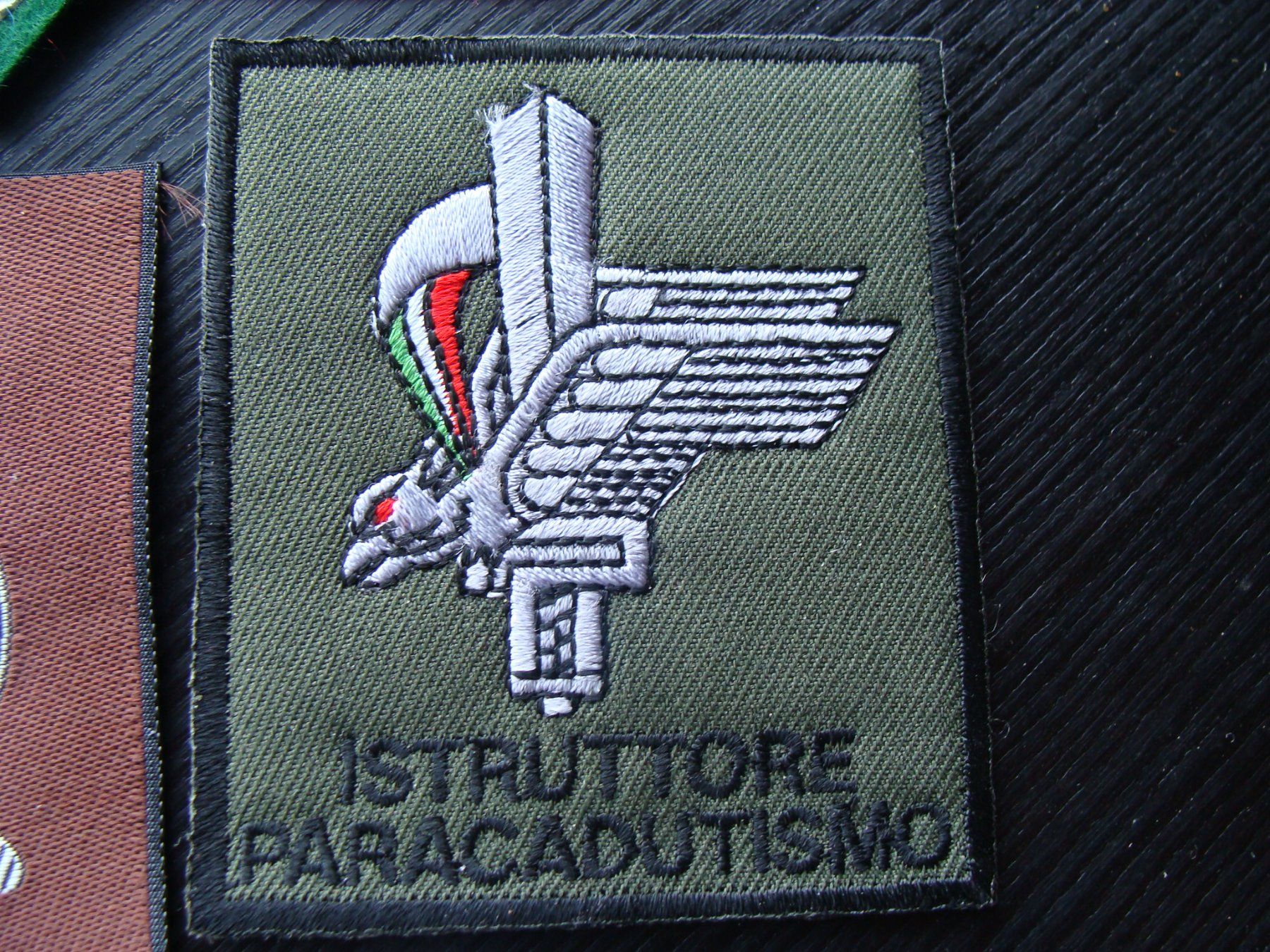 Plaketten & Abzeichen: Petit lot, armée Italie – Gebraucht aus Cuarny von hen_g7hn 2