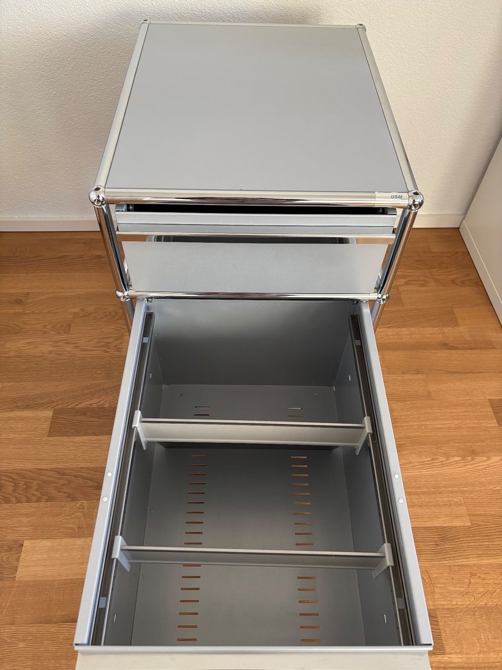 USM Banconi: USM Haller Rollcontainer, hellgrau – Usato da Olten venduto da len_y9n7 6