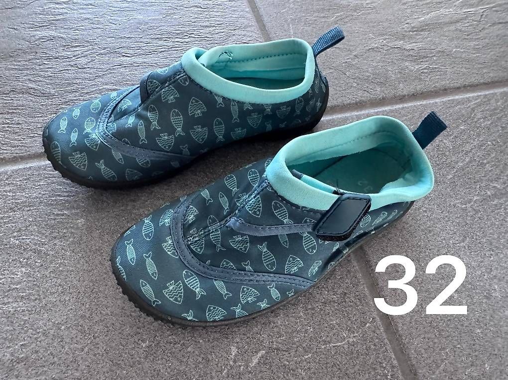Schuhe für Jungen: Aqua-Schuhe Grösse 32 – Gebraucht aus Muri AG von Scorpion84