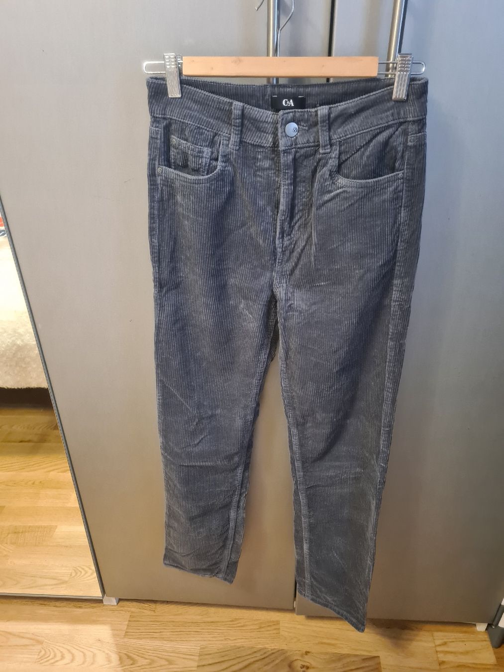 C&A Pantaloni: hose gr 36 – Nuovo (secondo la descrizione) da zürich venduto da janjaz