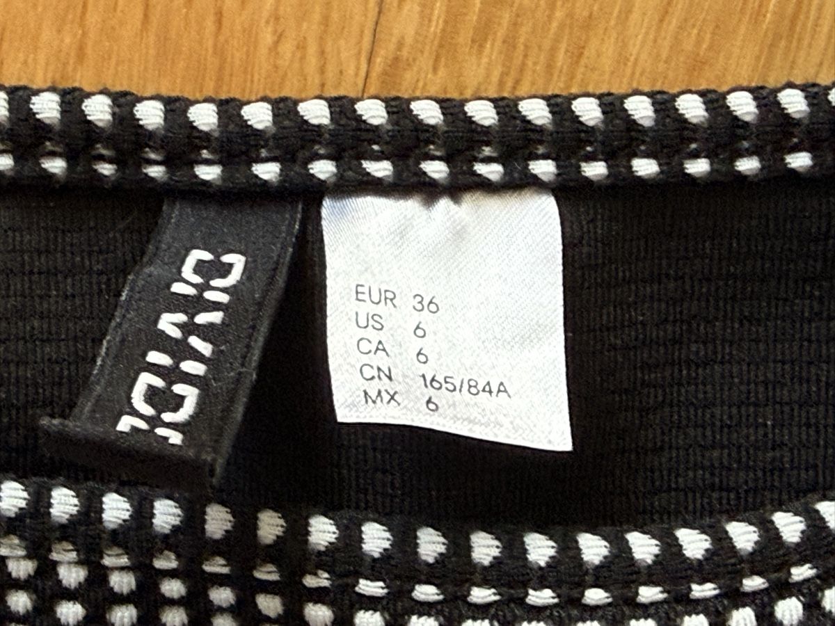 Vestiti: DIVIDED, Kleid, Gr.36, schwarz/weiss – Nuovo (secondo la descrizione) da Basel venduto da sel_g 2