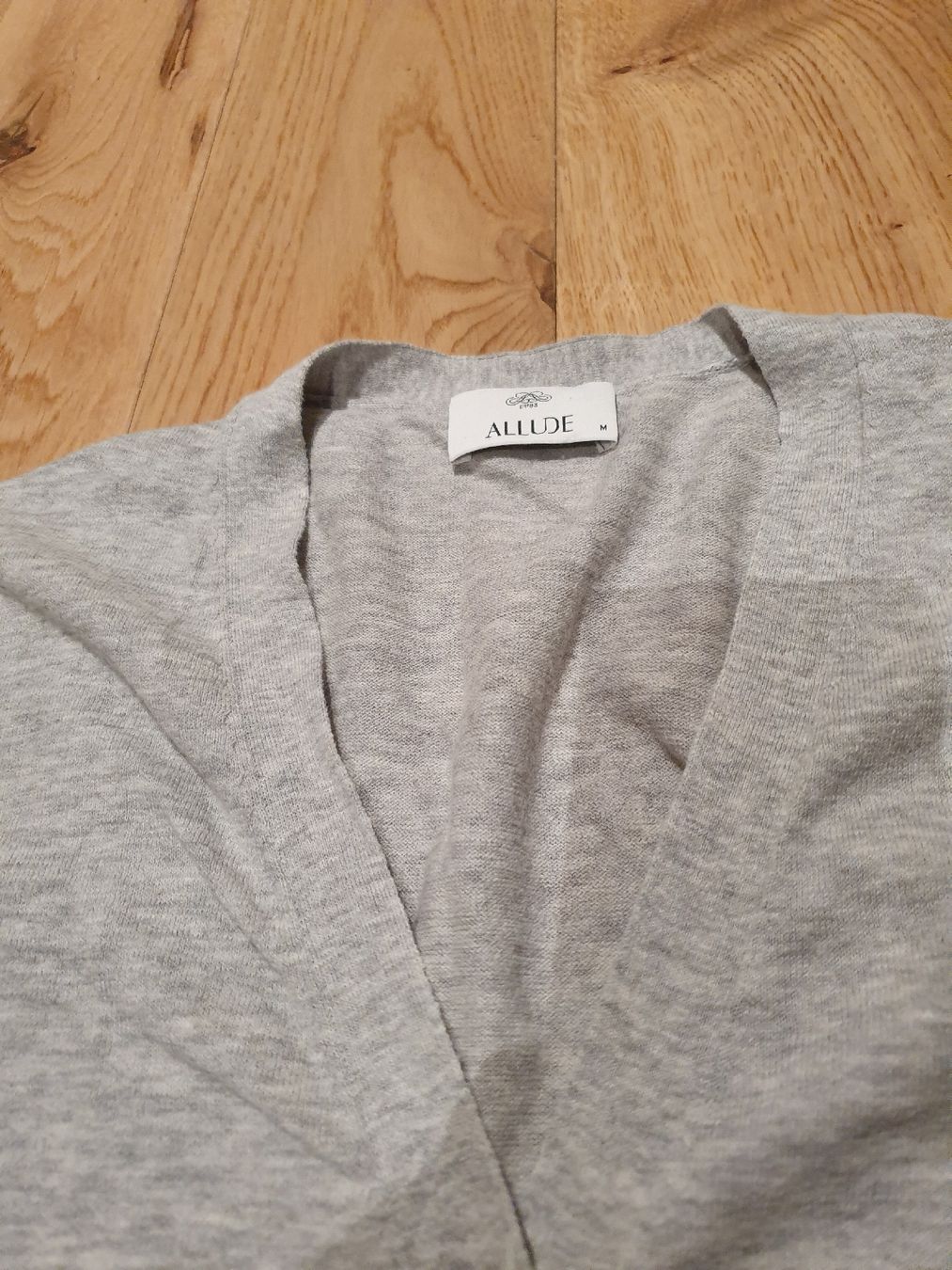 Allude Maglioni & Felpe: Allude, Cardigan, Pullover, Strickjacke, M, Neuwertig – Nuovo (secondo la descrizione) da Winterthur venduto da Sjull 1