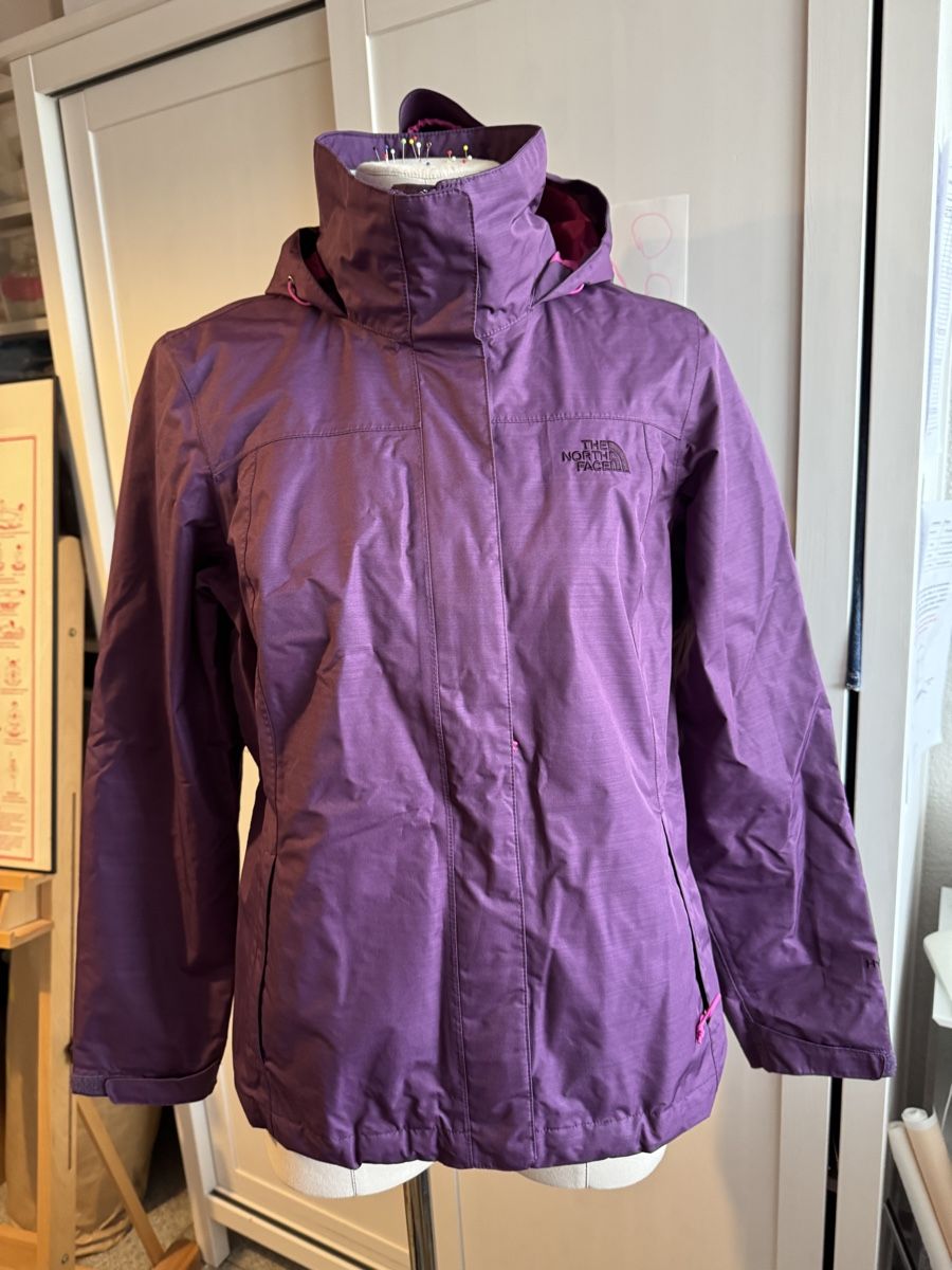 North Face Giacche: The North Face Damen Jacke Grösse S – Usato da Evilard venduto da Mikhaylova