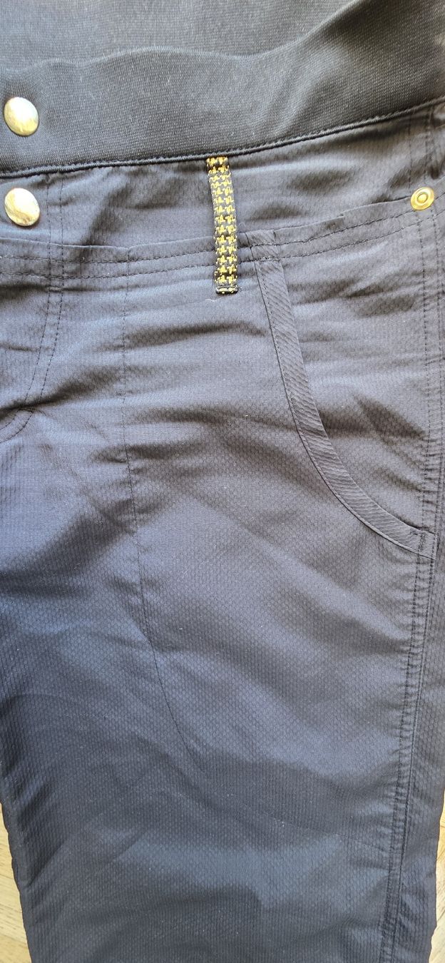 Pantaloni: Pantalon noir Taille S – Usato da Yverdon-les-Bains venduto da van_dq65 9