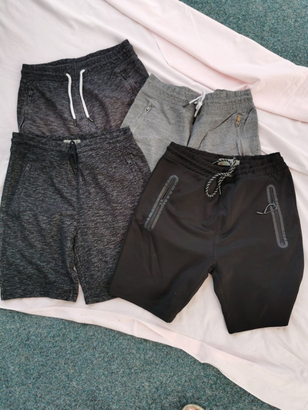 C&A Pantalons: Hosen kurz – D'occasion à Schafisheim par nachteule73